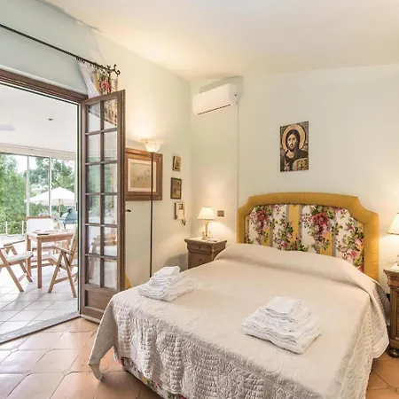 Prázdninový dům Five-bedroom Holiday In Montevirginio Rm *